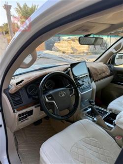 تۆیۆتا لاند کروزەر